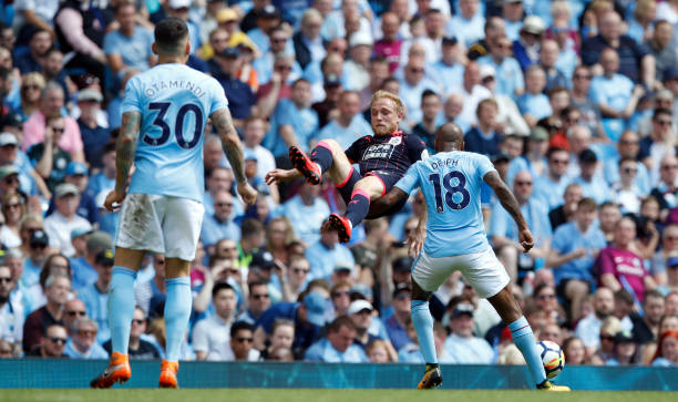 借其出色的 借其出色的