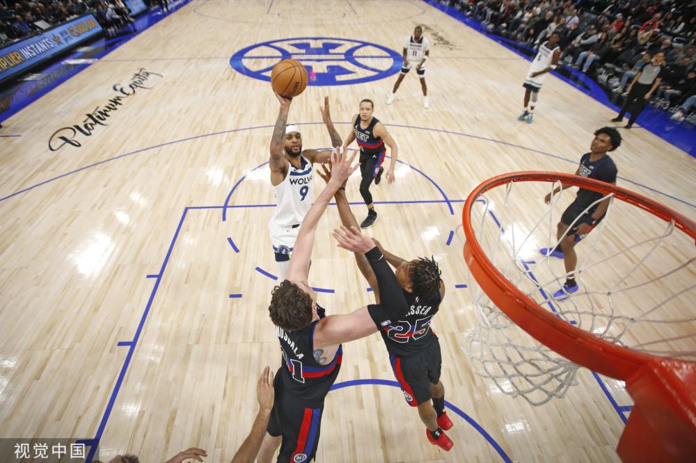 詹姆斯和库 詹姆斯和库